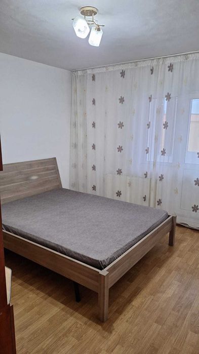 apartament  3 camere mobilat si utilat!   	Zona Tractorul