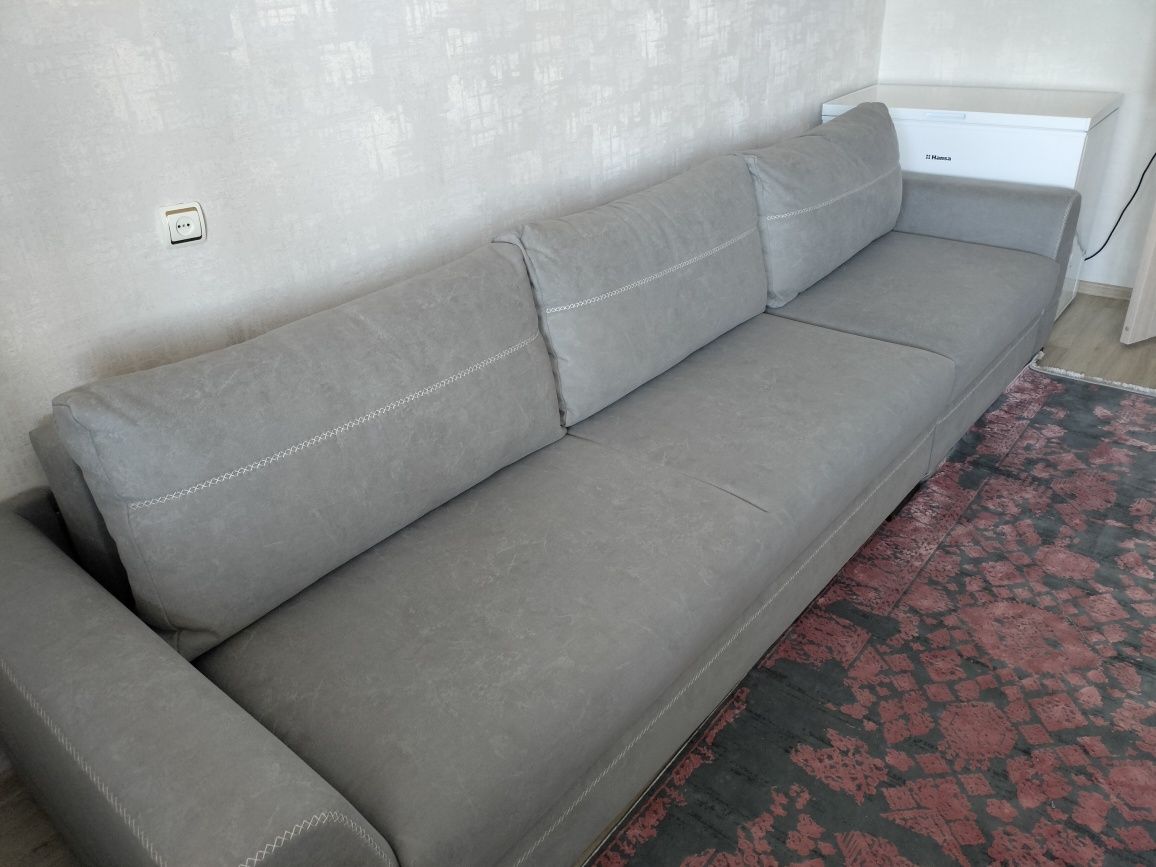 Продается большой новый диван