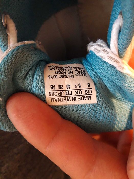 Vând Adidas sport