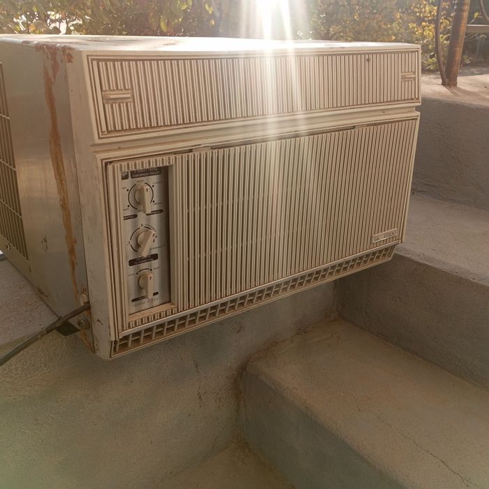 БК2300 konditsioner sotiladi ishlashi yaxshi sovutadi