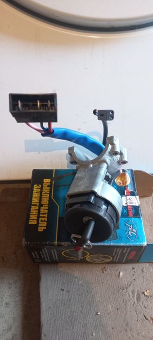 Продается замок зажигания на лада калиназажигания ВАЗ Лада и форсунки