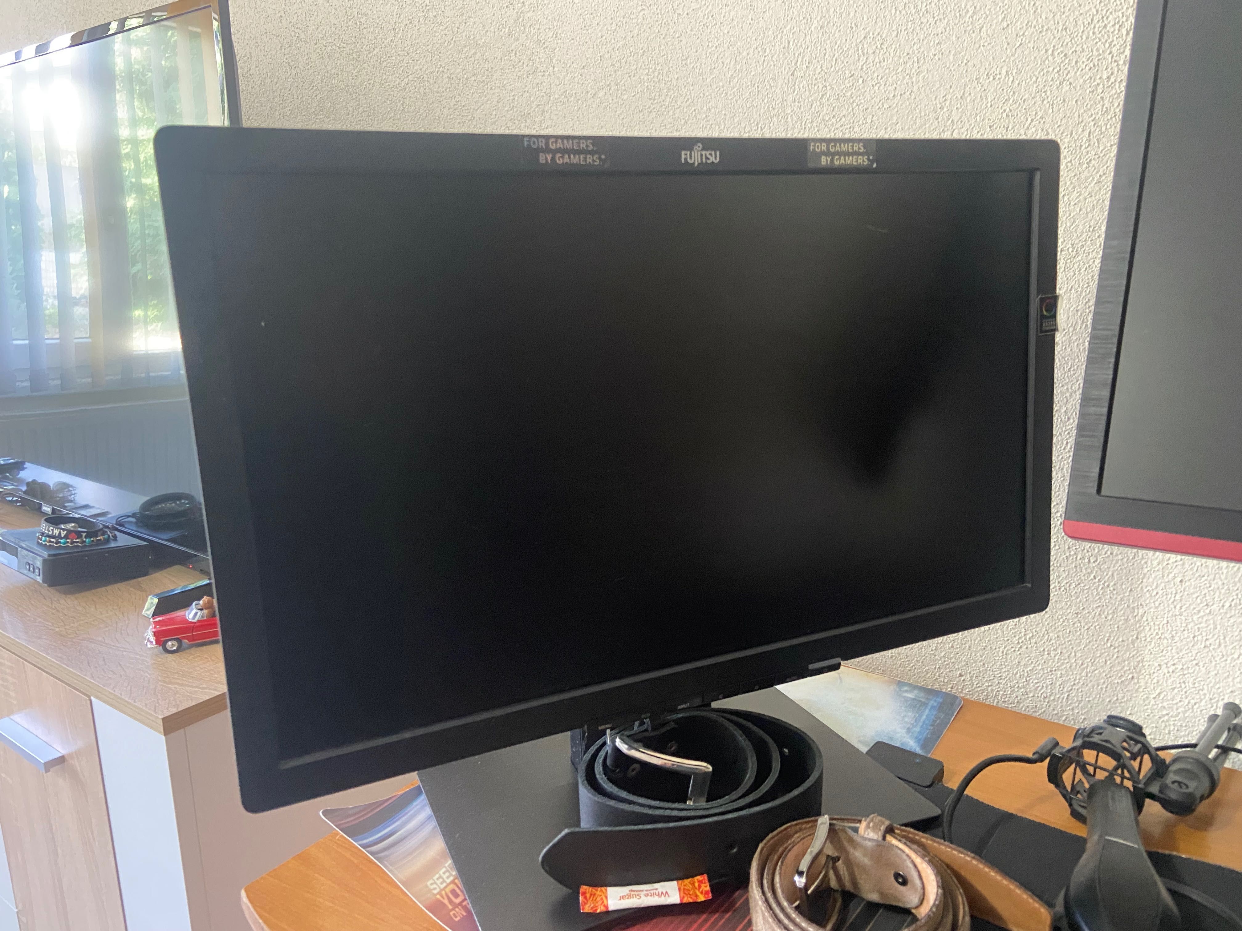 Монитор FUJITSU.