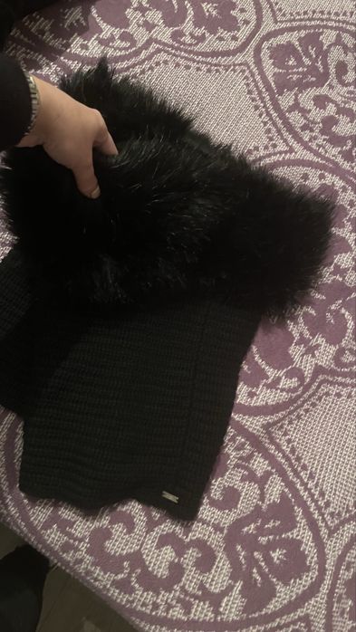 Пончо с косъм Armani ново