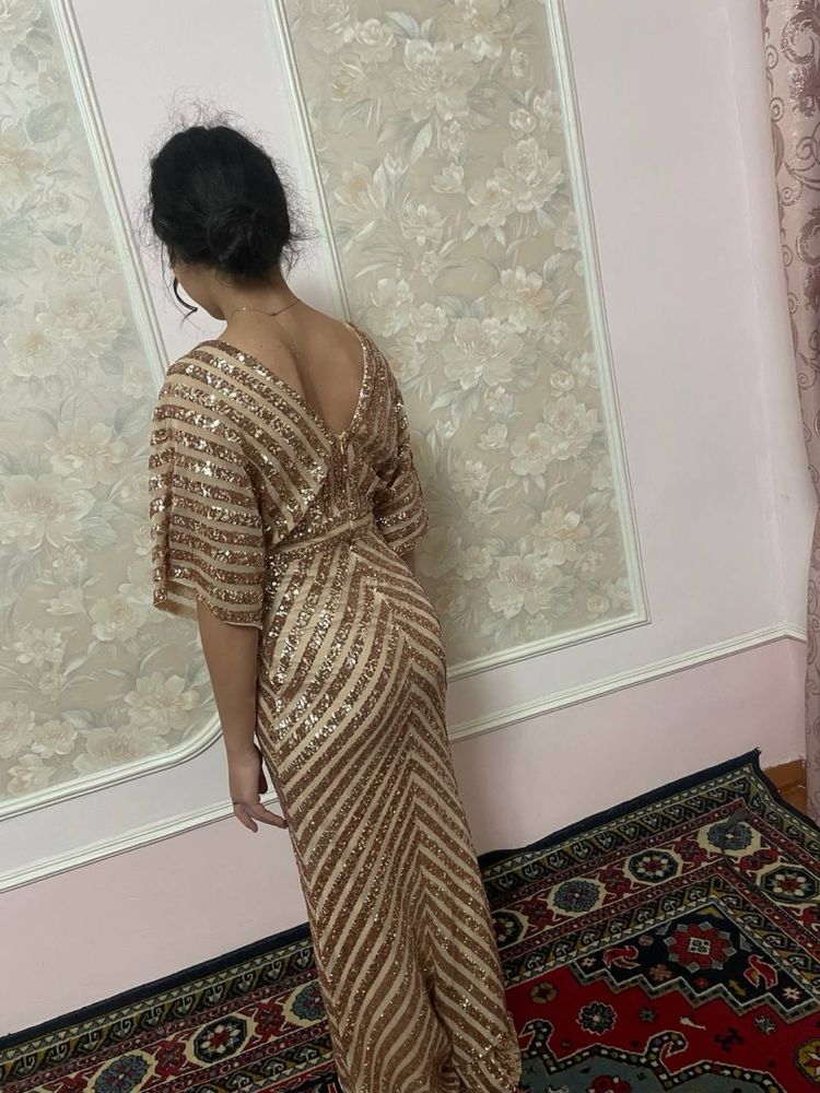 Женская вечерняя одежда