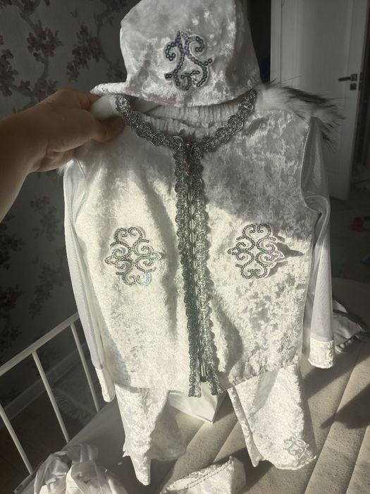 5000тнг  кастюм қазақша