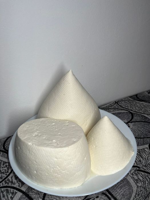Brânză de capră preț 37 lei/kg