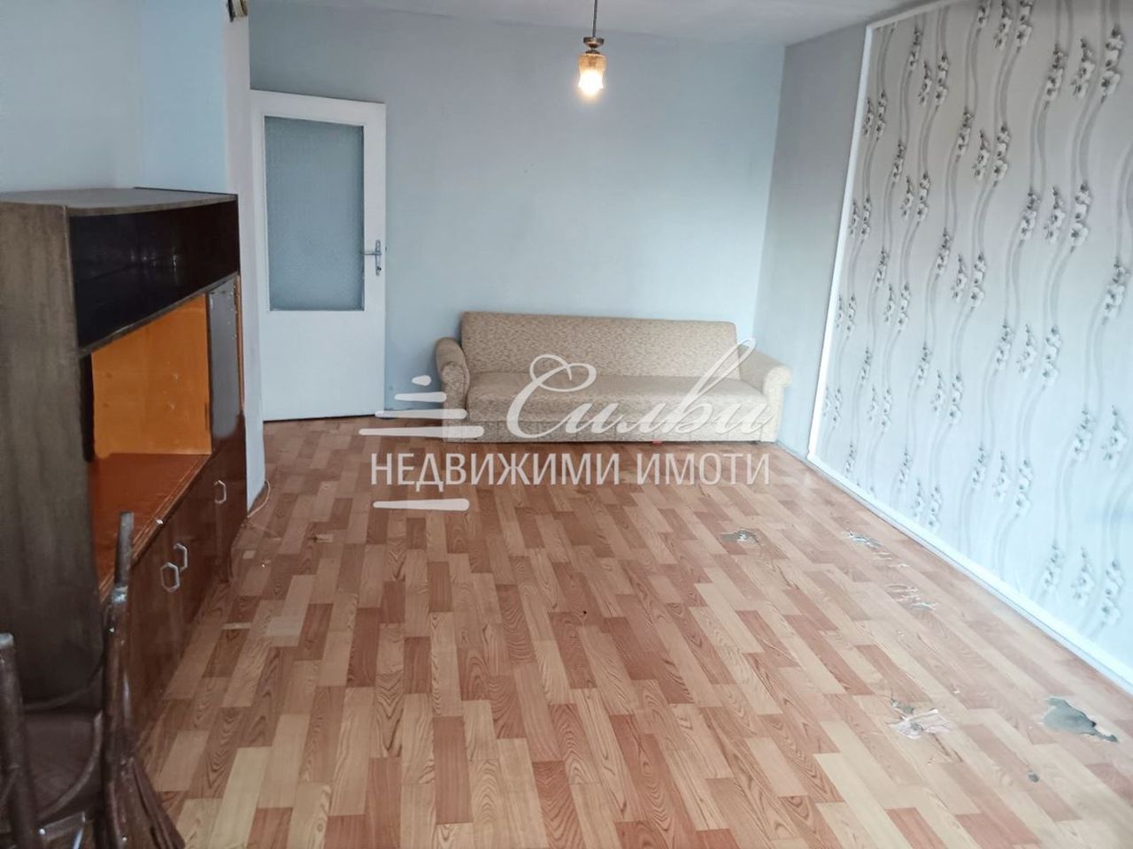 Продава се Двустаен апартамент в Шумен, Добруджански - 61 кв.м за 1271 €/кв.м - Снимка #1