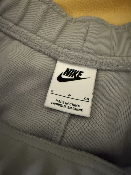 Мъжки долнища Nike Tech и Adidas