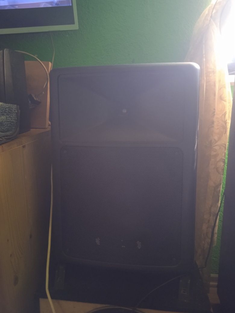Активна тонколона selenium jbl