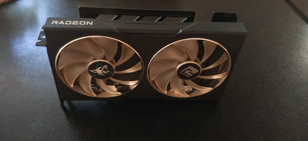 Продавам Перфектна Видео Карта PowerColor RX 6600XT 8GB 256bit