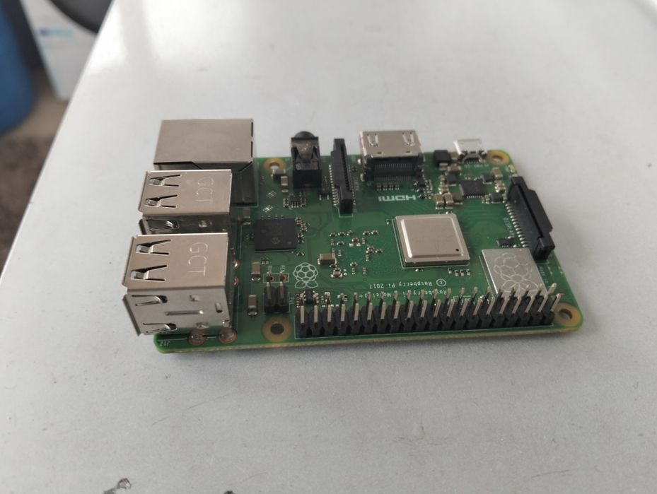 Raspberry Pi 3 model B+