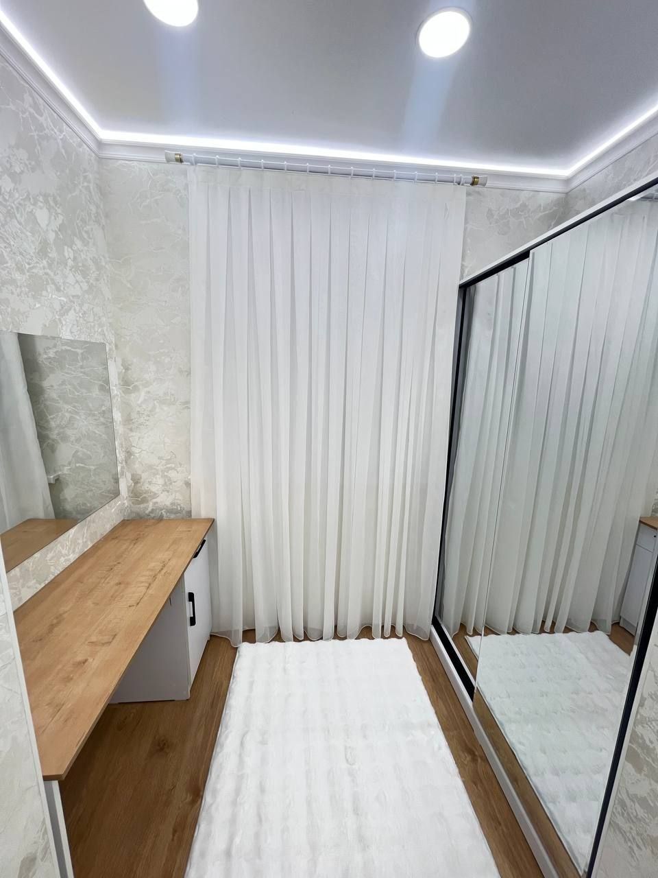 Продаётся Чиланзар 16 1в2 2этаж. Б 1,5*6.
