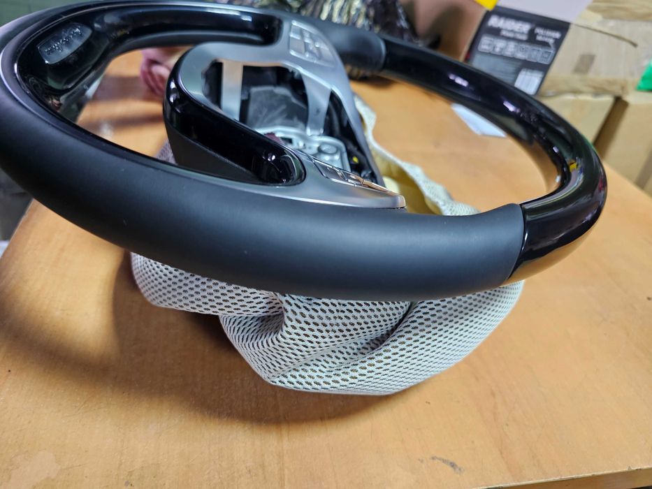 Чисто нов ВОЛАН без Забележки за w222