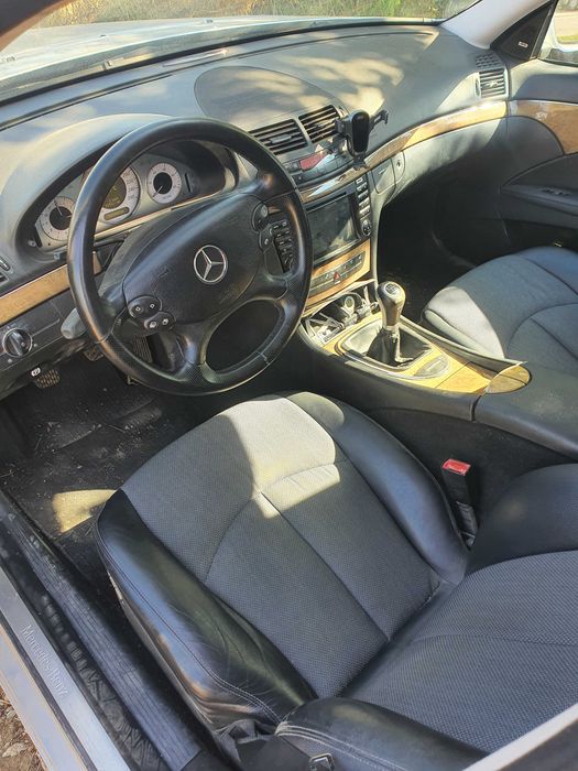 Mercedes benz E200 w211 an 2008