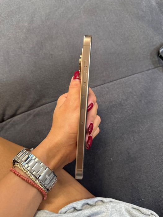 Iphone 16 Pro Max Gold