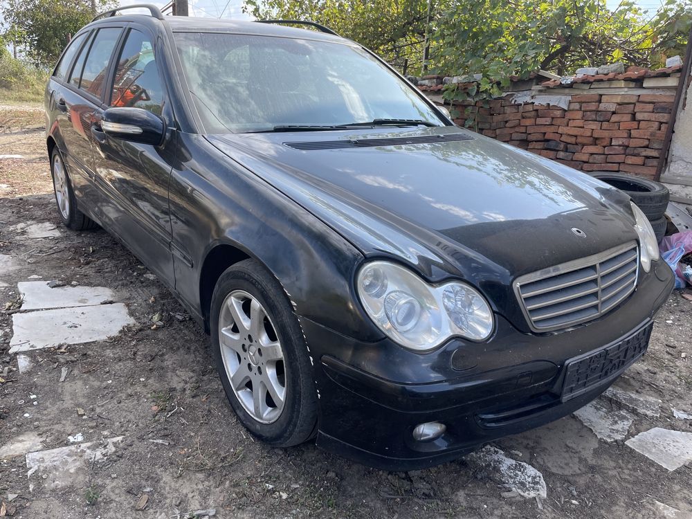 Mercedes C220 дизел 2005г.