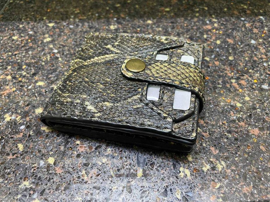 Кожаный бифолд, ручная работа, питон.