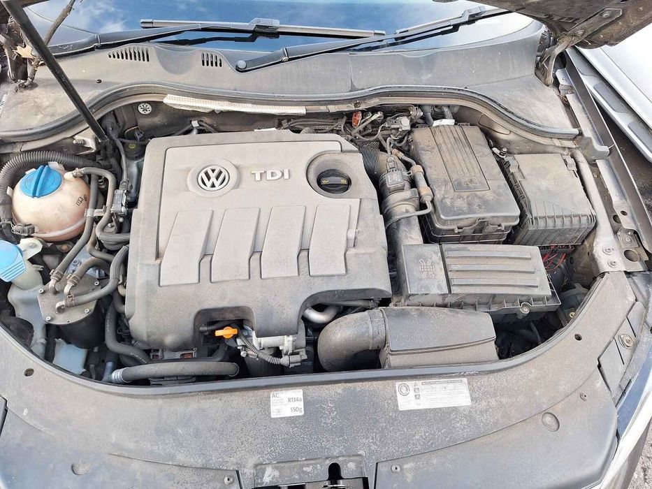 Bara Fata Volkswagen Passat 2012 Break Maro