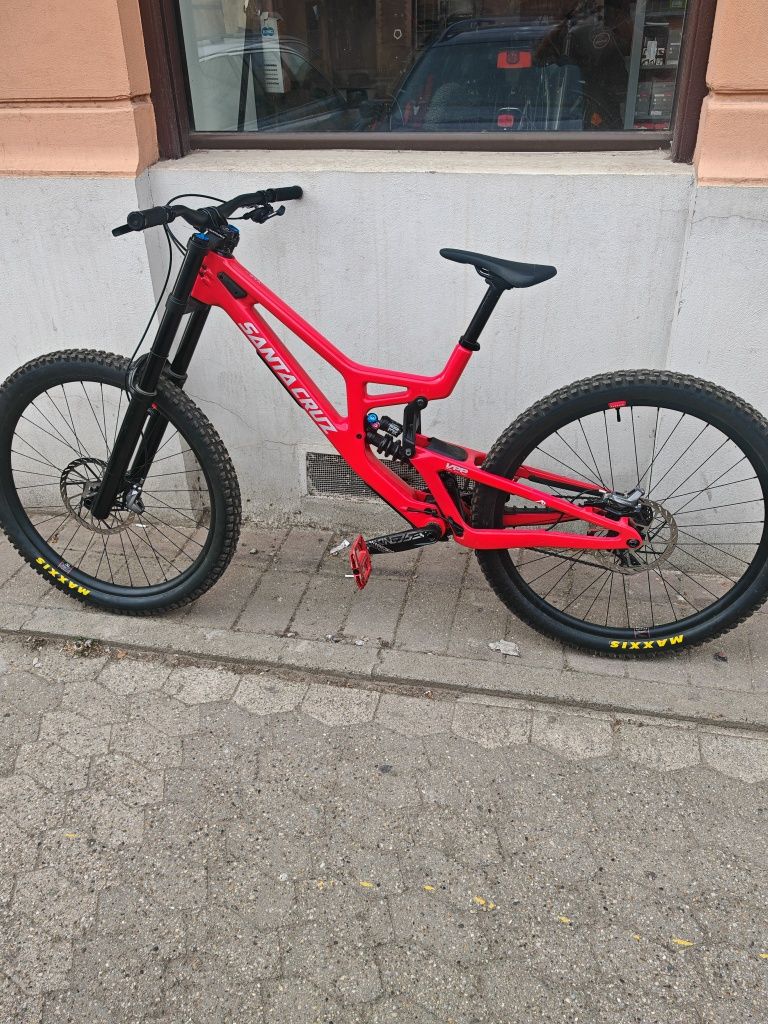 Santa cruz v10 cc