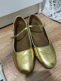 Золотые туфли танцевальные народные