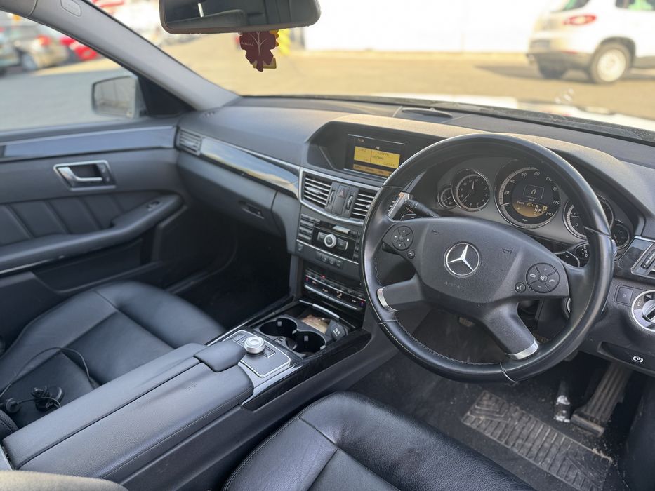 Dezmembrez Mercedes E220 W212 faruri bi nu xenon ,interior piele