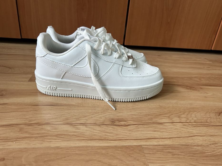 Nike air force нови