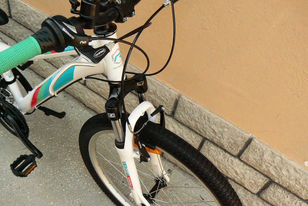 Bicicleta mountain bike de copii Genesis 24