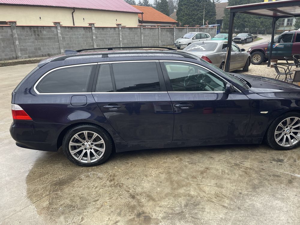 BMW e61 530D 2005г
