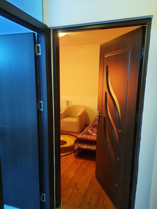 Închiriez garsoniera  ultracentral