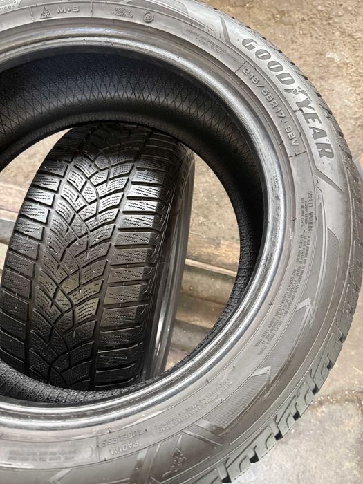 2x Anvelope iarna 215/55 R17 - GoodYear Ultra Grip Performance +