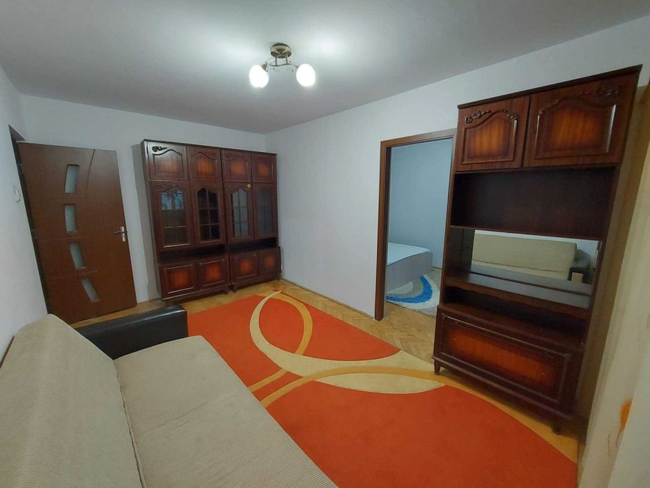 Apartament 3 Camere Semidecomandat Alexandru cel Bun