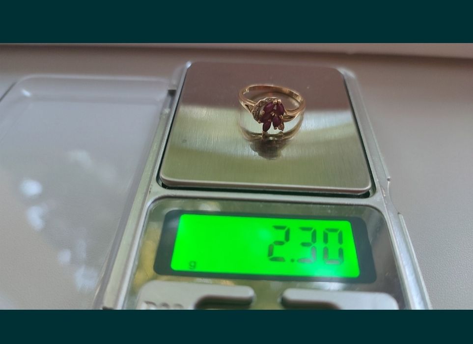 Inel aur 18k cu rubine si diamante