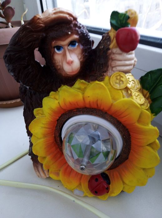 Светильник с дискошаром