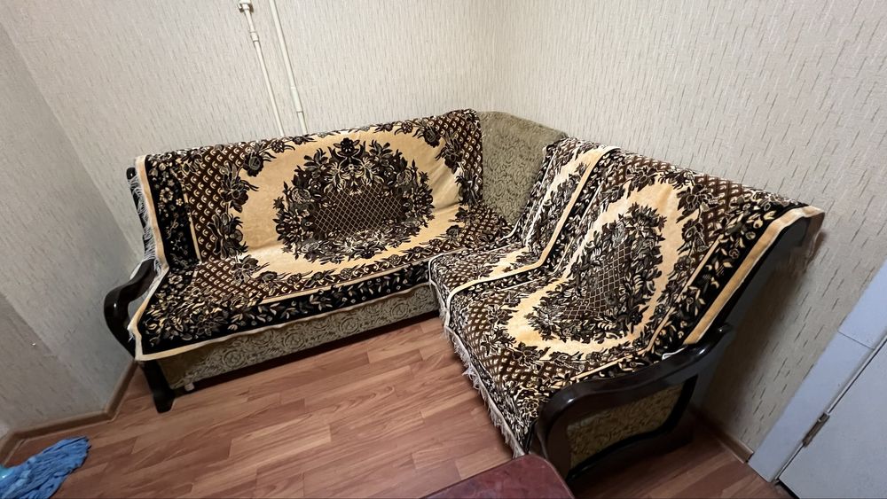 Кухонный уголок со столом