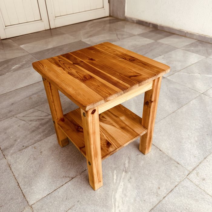 Масичка от масивно дърво, внесена от Швеция