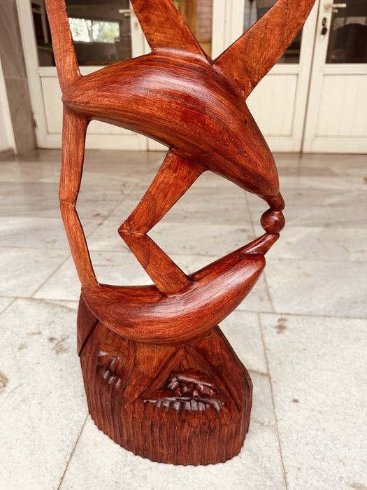 Ръчно издялана дървена скулптура – внесена от Дания (105×30 см)