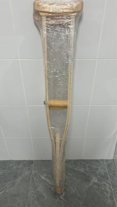 Деревянные  реабилитационные костыли