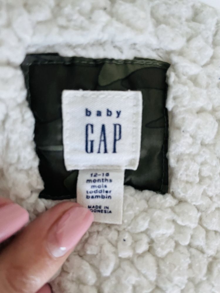 Vand vesta si bluza Gap