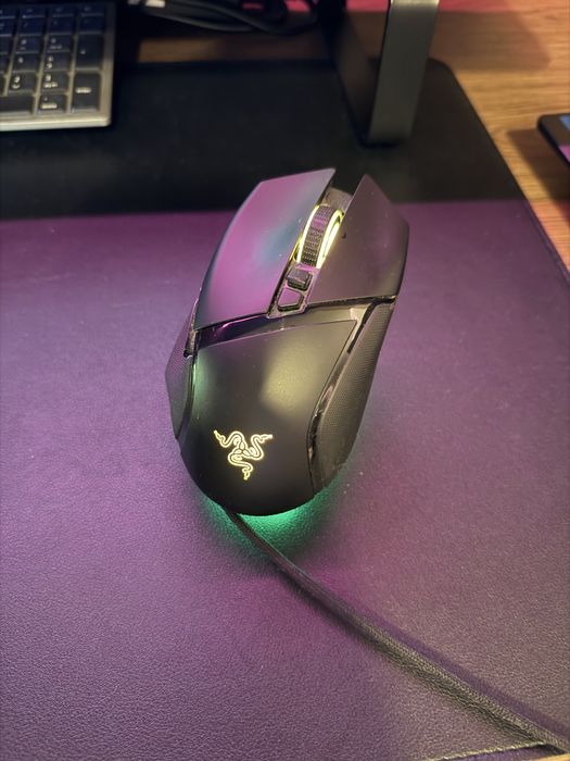 Mouse Razer Basilisk Ultimate RGB cu Dock de incarcare wireless