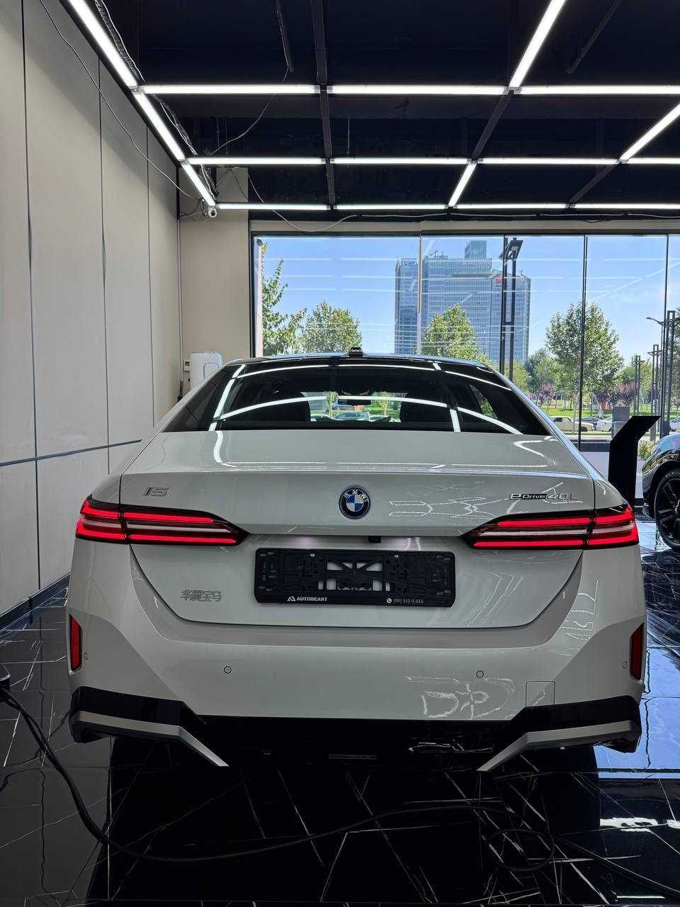 Bmw i5 40L Msport srochna sotiladi tayyor