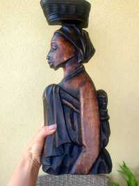 Vand sculptura africana