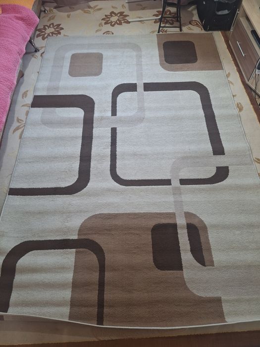 Ковёр турецкий большой 4/3 размер, российский 3/2 по меньше квадратный