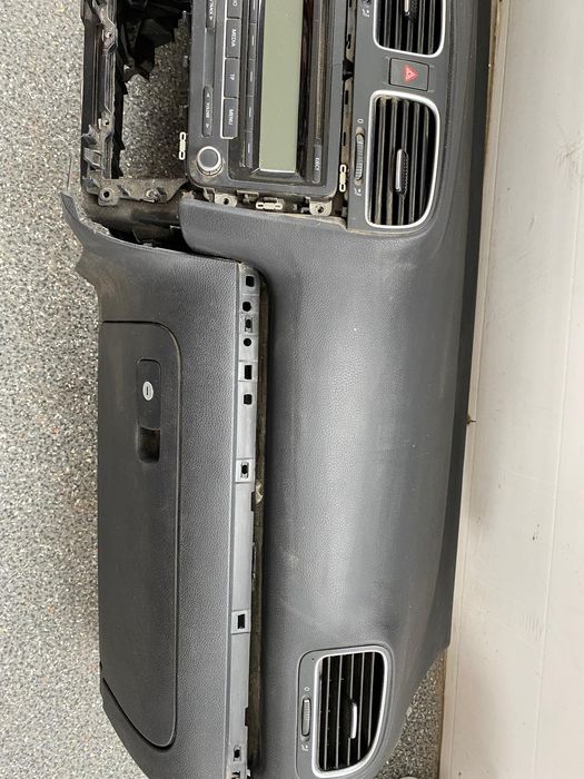 Plansa bord Volkswagen Golf 6  airbag sofer inclus