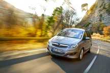 Dezmembrez motor & ambreiaj complet Opel Zafira 1.7 CDTI, 110CP, 2009