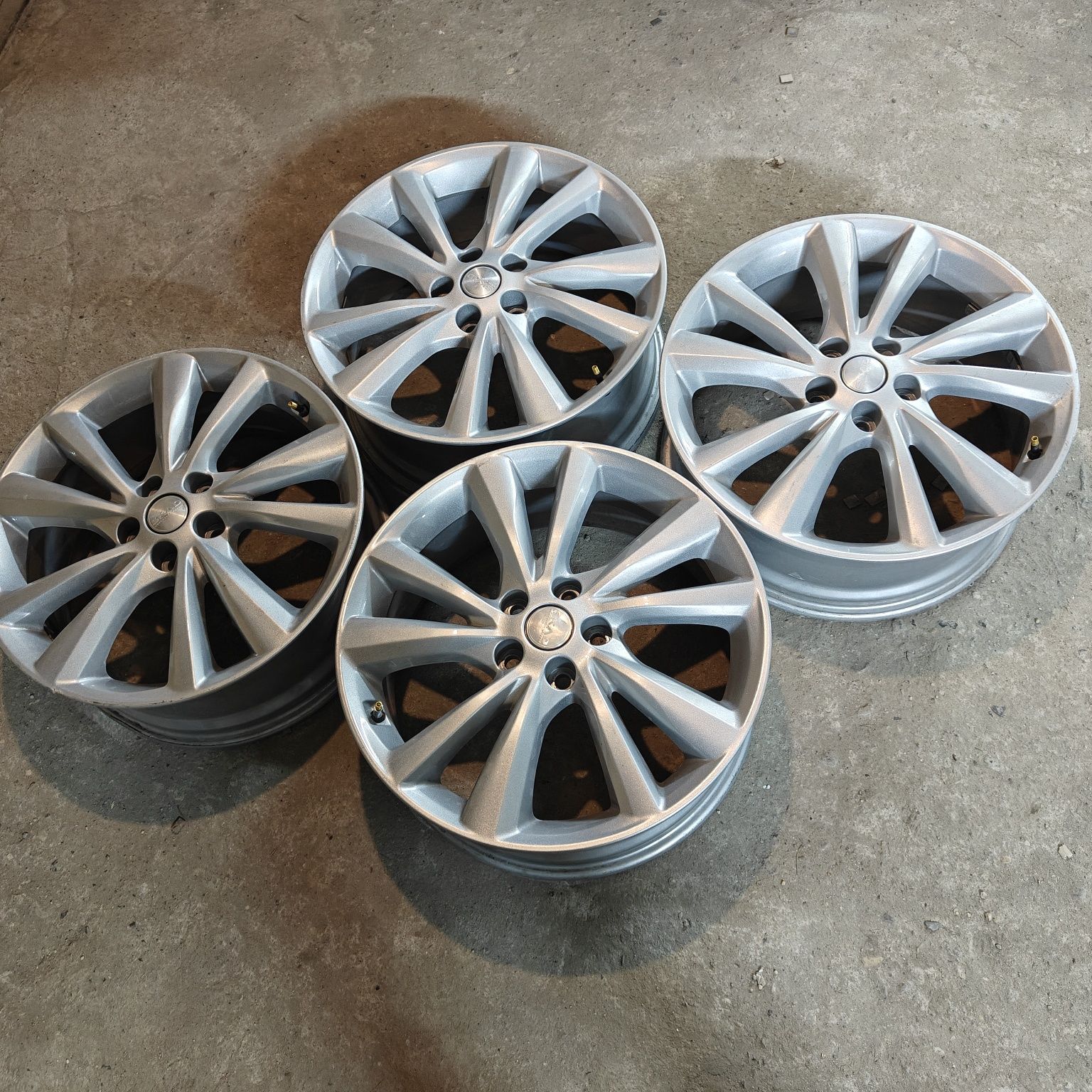 R19 PCD 5* 114,3 Комплект оригинальных легкосплавных дисков легкосплав