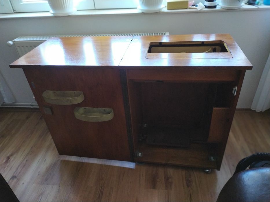 Крачна шевна ретро машина