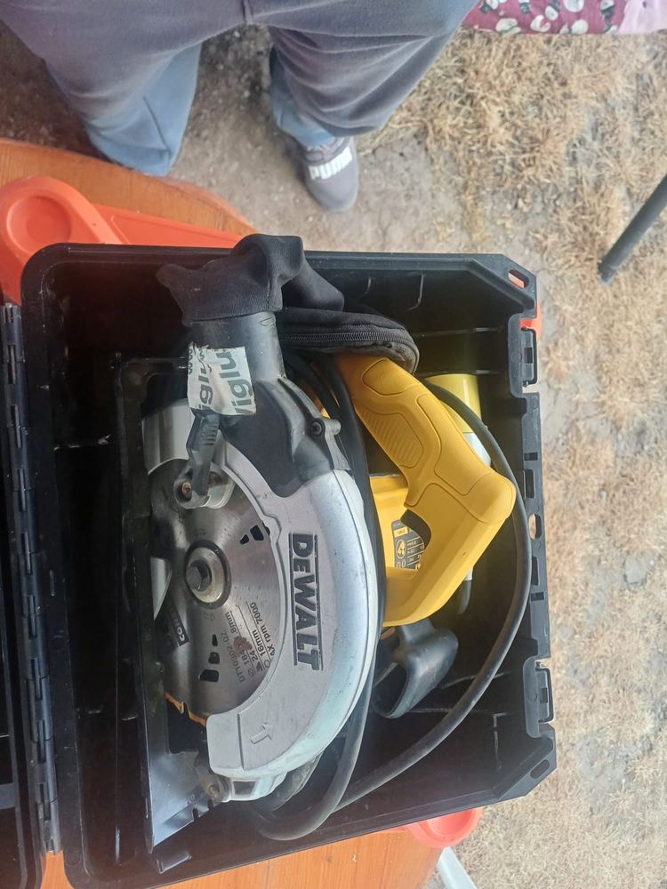 Fierastrau Circular  Dewalt DWS 778