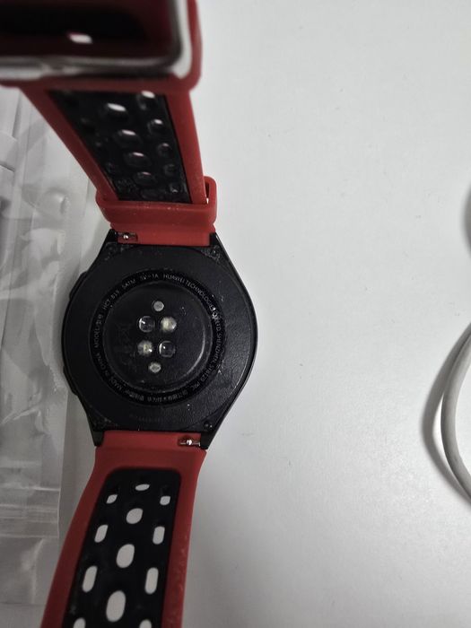 Huawei Watch GT 2e (HCT-B19) + încărcător + 2 curele noi