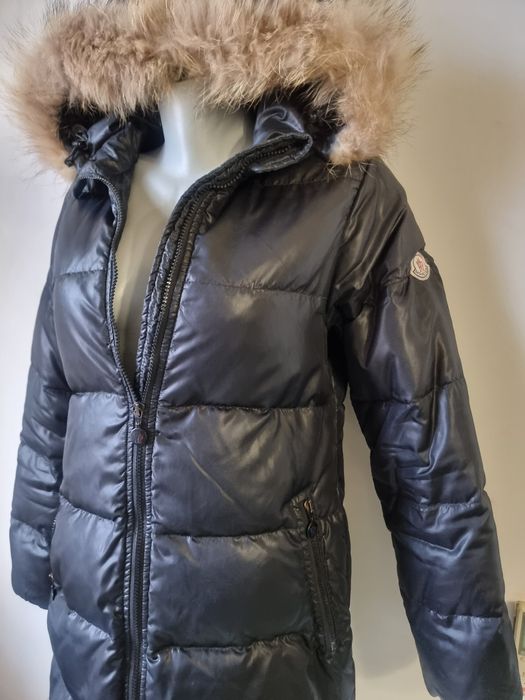 Оригинално яке Moncler -пух естествен косъм