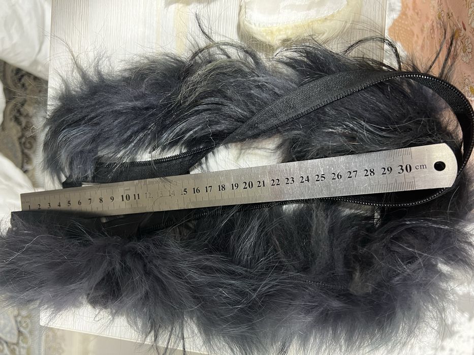 Меховые воротники из натулальноги песца, разного размера и цвета .